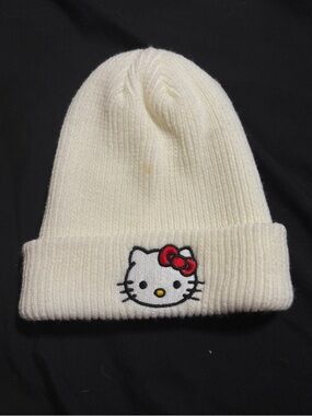 Hello Kitty Cream Knit Beanie with Red Bow